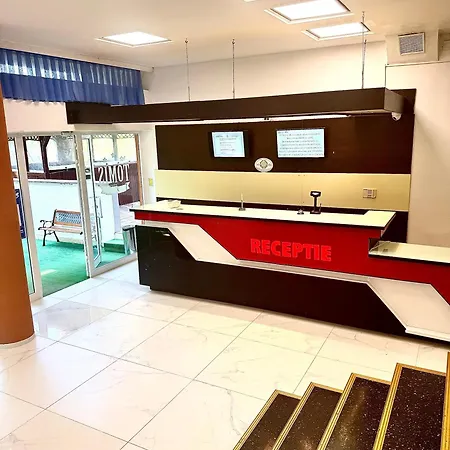 Отель Tomis 3*